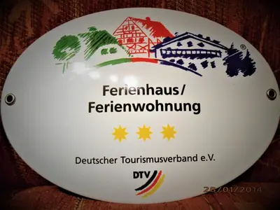 Ein Zertifikat, Auszeichnung, Logo oder anderes Dokument, das in der Unterkunft Ferienwohnung Peuker ausgestellt ist