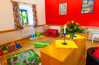 Ein Sitzbereich in der Unterkunft Jugendherberge Burg Trausnitz