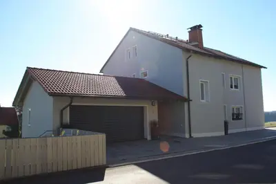 Das Gebäude in dem sich die Ferienwohnung befindet