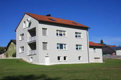 Das Gebäude in dem sich die Ferienwohnung befindet