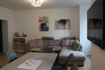 Ein Sitzbereich in der Unterkunft Ferienwohnung Schöneck