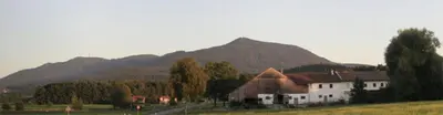 Ein allgemeiner Bergblick oder ein Berglick von der Ferienwohnung aus