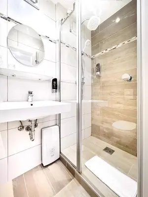 Ein Badezimmer in der Unterkunft WAGNERS Hotel im Frankenwald