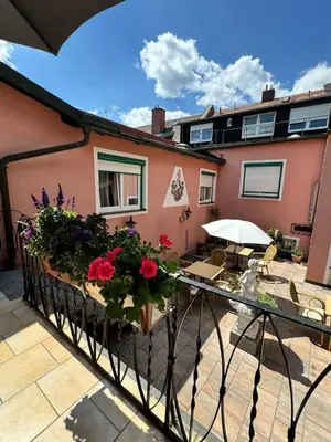 Ein Balkon oder eine Terrasse in der Unterkunft Hotel Zrenners GARNI