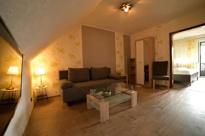 Ein Sitzbereich in der Unterkunft Hotel Zrenners GARNI
