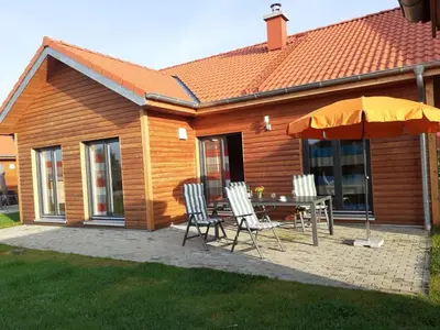 Das Gebäude in dem sich das Ferienhaus befindet