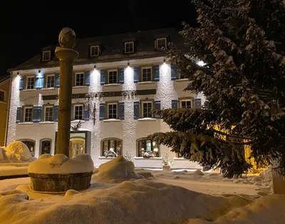 Gasthof Deutscher Adler und Hotel Puchtler im Winter