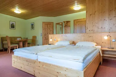 Ein Bett oder Betten in einem Zimmer der Unterkunft Gasthof Weißer Schwan
