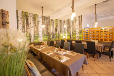 Ein Restaurant oder anderes Speiselokal in der Unterkunft Hotel Lengenfelder Hof