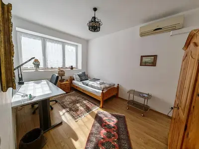 Ein Bett oder Betten in einem Zimmer der Unterkunft Apartment O3 - Gehobene 6-Zimmer Wohnung 180qm für 1-7 Personen 1x DZ 1x ZZ 3x EZ