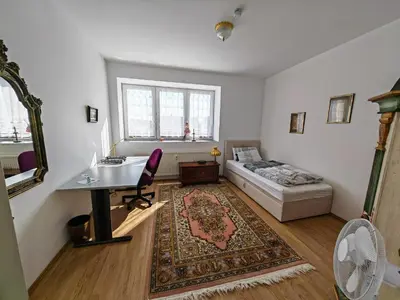 Ein Bett oder Betten in einem Zimmer der Unterkunft Apartment O3 - Gehobene 6-Zimmer Wohnung 180qm für 1-7 Personen 1x DZ 1x ZZ 3x EZ