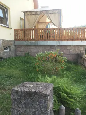 Ein Garten an der Unterkunft Alte Bäckerei Antonsthal