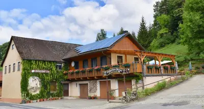 Das Gebäude in dem sich das Gasthaus befindet