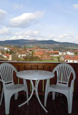 Ein allgemeiner Bergblick oder ein Berglick von des Hotels aus