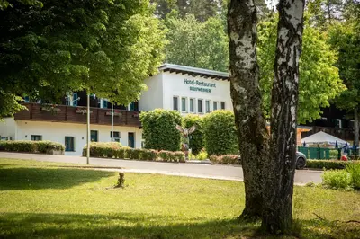 Ein Garten an der Unterkunft Hotel Russweiher