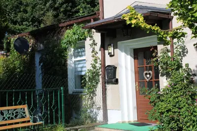 Das Gebäude in dem sich die Ferienwohnung befindet