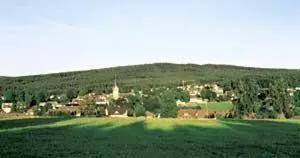 Ein allgemeiner Bergblick oder ein Berglick von der Pension aus