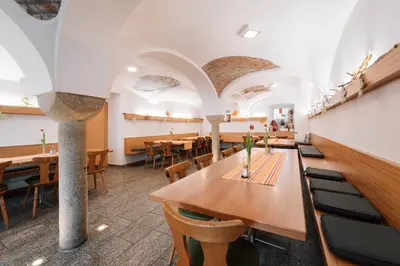 Ein Restaurant oder anderes Speiselokal in der Unterkunft Hotel Weisses Ross