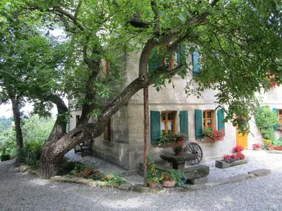 Ein Garten an der Unterkunft Das Landhaus