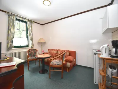 Küche/Küchenzeile in der Unterkunft Luxurious Apartment in Jägersgrün with Saunas