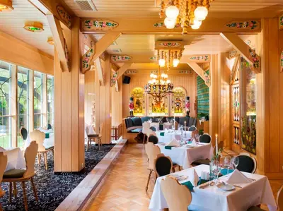 Ein Restaurant oder anderes Speiselokal in der Unterkunft Best Western Ahorn Hotel Oberwiesenthal – Adults Only