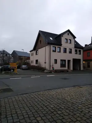 Das Gebäude in dem sich die Ferienwohnung befindet