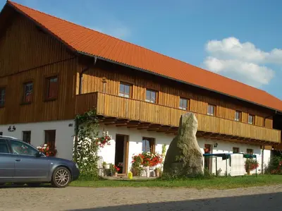 Das Gebäude in dem sich die Ferienwohnung befindet