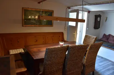 Ein Sitzbereich in der Unterkunft Zimmer Bärbel