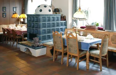 Ein Sitzbereich in der Unterkunft Hotel Rossner