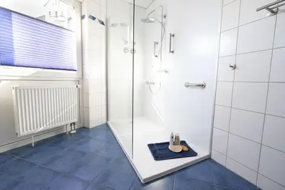 Ein Badezimmer in der Unterkunft Spitzen-Ferienwohnung in der Spitzenstadt Plauen
