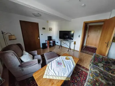 TV/Unterhaltungsangebot in der Unterkunft Apartment O1 - Gut ausgestattete 3-Zimmer Wohnung 78qm für 1-3 Personen 1xDZ 1xEZ
