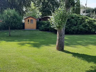 Ein Garten an der Unterkunft Ferienwohnung Inge