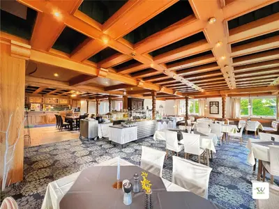 Ein Restaurant oder anderes Speiselokal in der Unterkunft WAGNERS Hotel Schönblick, C&C Hotels und Vertrieb GmbH