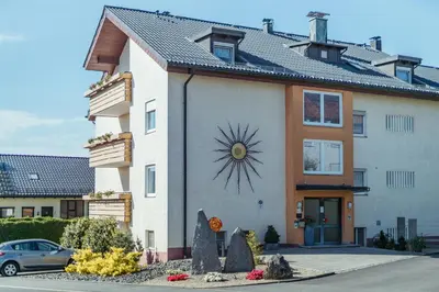 Das Gebäude in dem sich das Hotel befindet