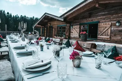 Ein Restaurant oder anderes Speiselokal in der Unterkunft Hotel Am Fichtelsee