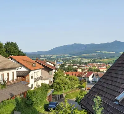 Ein allgemeiner Bergblick oder ein Berglick von der Ferienwohnung aus