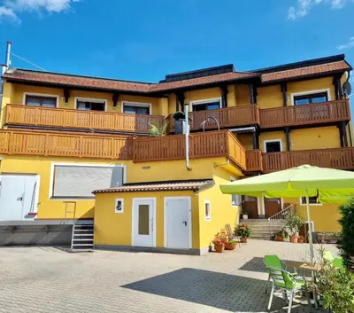 Das Gebäude in dem sich das Bed & Breakfast befindet