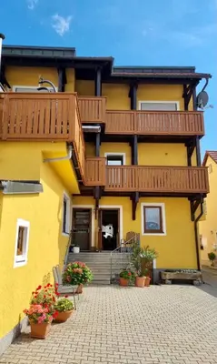 Das Gebäude in dem sich das Bed & Breakfast befindet