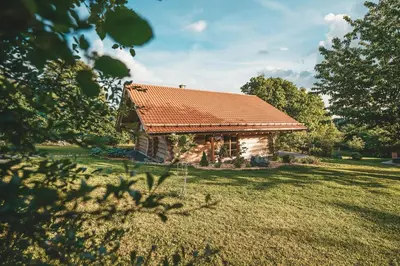 Ein Garten an der Unterkunft Landhaus Auszeit