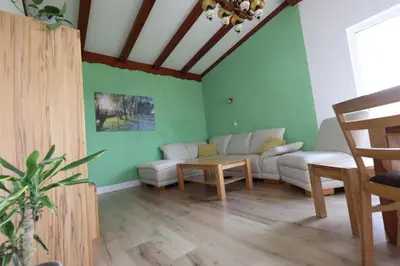 Ein Sitzbereich in der Unterkunft Ferienwohnung Steinberg