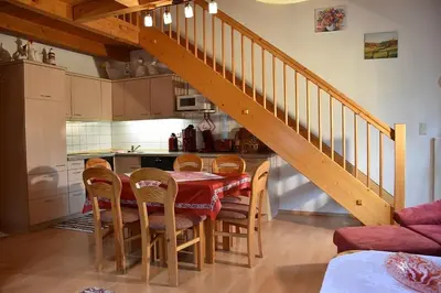 Küche/Küchenzeile in der Unterkunft Ferienhaus Nr 7A3, Feriendorf Hagbügerl, Bayr Wald