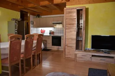 Küche/Küchenzeile in der Unterkunft Ferienhaus Nr 1C, Feriendorf Hagbügerl, Bayr Wald