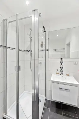 Ein Badezimmer in der Unterkunft Salí Homes - HZ42 Charming Studio Apartment in Heart of Bayreuth with Balcony