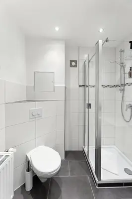 Ein Badezimmer in der Unterkunft Salí Homes - HZ42 Charming Studio Apartment in Heart of Bayreuth with Balcony