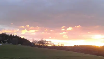 Blick auf den Sonnenuntergang/Sonnenaufgang von der Ferienwohnung aus oder aus der Nähe