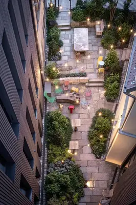 Ein Garten an der Unterkunft Liebesbier Urban Art & Smart Hotel