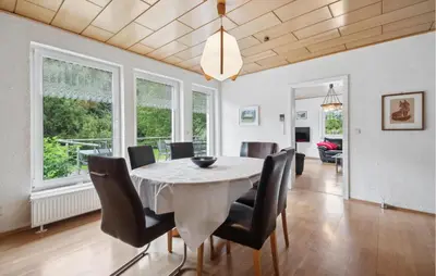 Ein Sitzbereich in der Unterkunft Ferienhaus Hennebacher Str. S