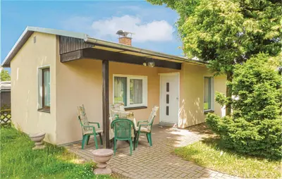 Das Gebäude in dem sich das Ferienhaus befindet