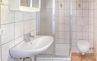 Ein Badezimmer in der Unterkunft Ferienhaus Hauptstrasse D