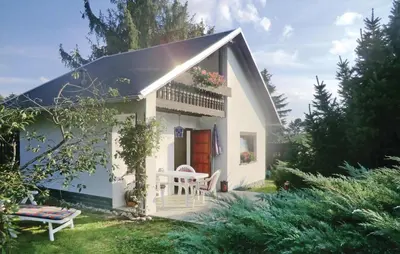 Ein Garten an der Unterkunft Ferienhaus Thiergartener Str. T